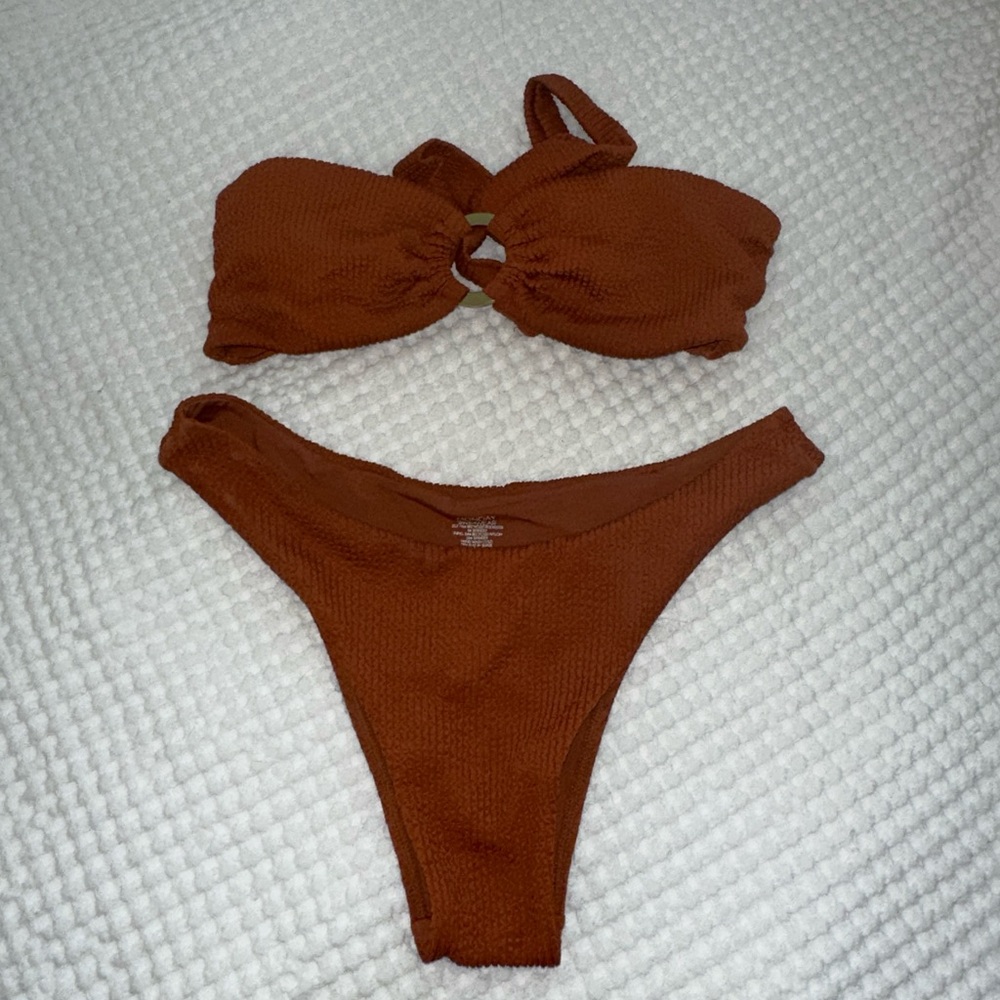 Monday Swimwear Byron bottom and Costa Rica top size small clay crinkle